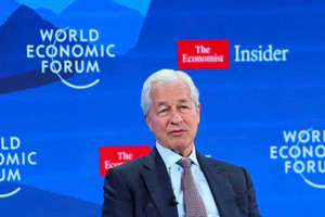 CEO JPMorgan cảnh báo: Ông Trump sẽ gây ra 'thảm họa kinh tế' nếu áp trần lãi suất thẻ tín dụng