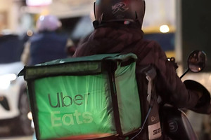 Cựu Phó Chủ tịch Tập đoàn đa quốc gia 48 tuổi phải đi làm shipper để duy trì cuộc sống