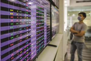 Khối ngoại chốt lời nghìn tỷ nhóm vốn hóa lớn, VN-Index hụt mốc 1.900