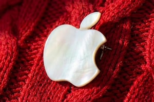 Apple bí mật phát triển ‘trợ lý AI’ bé xíu, đeo trên áo