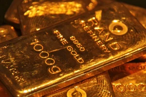 Giá vàng thế giới tăng hiếm thấy, điều gì đang xảy ra?