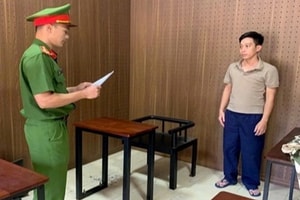 Khởi tố, tạm giam nhân viên ngân hàng sinh năm 1992