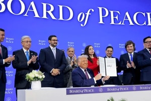 Một thế giới rạn nứt nhìn từ danh sách tham gia Hội đồng Hòa bình của ông Trump