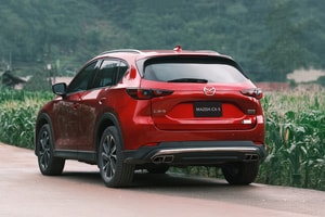 Mazda CX-5 'một mình một ngựa' phân khúc CUV cỡ C trong 6 năm, bán hơn 17.000 xe trong năm 2025