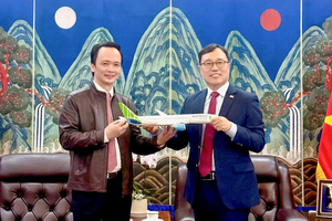 Ông Trịnh Văn Quyết bất ngờ tái xuất