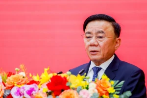 Ban Bí thư: Áp dụng biện pháp xác thực danh tính bắt buộc đối với người dùng mạng xã hội