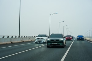 Vừa hoàn tất nhà máy ô tô 1 tỷ USD, VinFast tiếp tục triển khai xây dựng cao tốc tại quốc gia 287 triệu dân