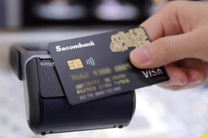 Vietcombank, BIDV, Sacombank… đồng loạt tăng mạnh lãi suất nhiều dòng thẻ tín dụng
