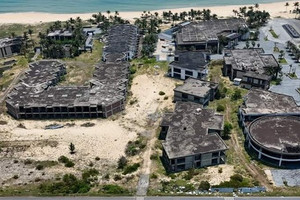 Sắp vận hành khu nghỉ dưỡng triệu USD nằm ven vịnh biển đẹp bậc nhất thế giới của Việt Nam sau nhiều năm ‘đắp chiếu’