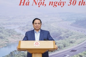 Thủ tướng yêu cầu rà soát việc triển khai loạt cao tốc, không để '1km có quá nhiều nhà thầu cùng làm'