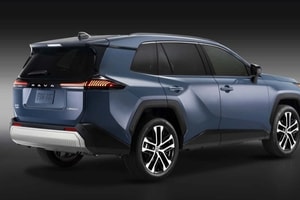 Không để lỡ nhịp, Toyota ra bản hybrid với mẫu SUV ‘đắt hàng’ toàn cầu: Thiết kế đẹp, đi 80km không cần đổ xăng, giá có 'rẻ như cho' không?