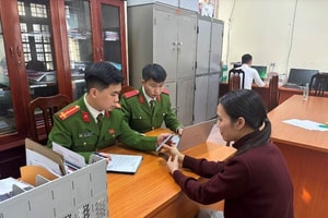 Chị Thoa sinh năm 1990 được chuyển hơn 2 tỷ vào tài khoản, nhận tin Công an lập tức vào cuộc