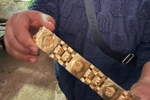 Người phụ nữ ở Quảng Trị nhặt được lắc vàng 13 chỉ trên đường đi chợ