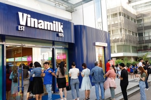 Lưu lượng khách từ chuỗi cửa hàng cao kỷ lục, Vinamilk (VNM) báo lãi quý IV/2025 tăng 34%