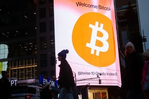 Bitcoin rơi xuống dưới 78.000 USD