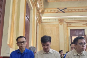 Cựu lãnh đạo và nhân viên Chi cục Thú y Vùng VI ‘ăn chia' tiền hối lộ như thế nào?