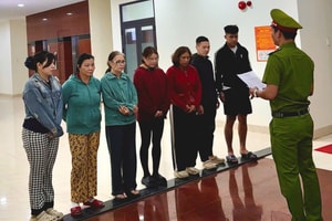 Tạm giữ hình sự nam thanh niên sinh năm 1994 cùng nhiều 'quý bà', thu giữ 11 điện thoại, 77 triệu đồng