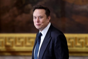 Chưa từng có trong lịch sử: Elon Musk trở thành người đầu tiên trên thế giới sở hữu khối tài sản vượt 800 tỷ USD