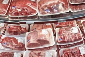 Gần 1 triệu tấn thịt ngoại tràn vào Việt Nam với giá trung bình chưa đến 60.000 đồng/kg