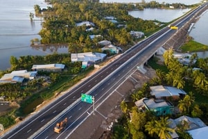 Dự kiến xây dựng cao tốc đi xuyên tỉnh có 3 mặt giáp biển, phá thế độc đạo của tuyến quốc lộ dài nhất Việt Nam