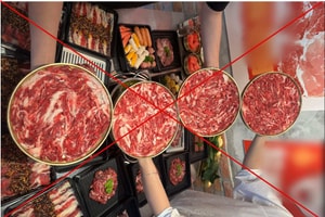 Kiểm tra nhà kho ở Hà Nội, phát hiện 1.141 sản phẩm nguyên liệu lẩu, 500kg thịt không rõ nguồn gốc