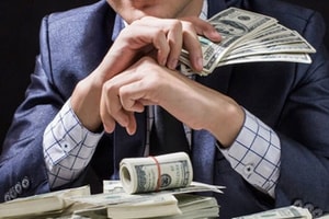 Choáng với bảng lương sếp Việt: CEO ngành nào đang bỏ túi hơn nửa tỷ/tháng?