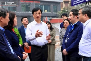 Bí thư Thành ủy Hà Nội yêu cầu xử lý dứt điểm nhà siêu mỏng, siêu méo dọc tuyến Vành đai 2,5