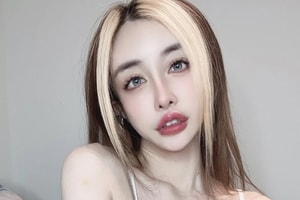 Hot girl sở hữu 1,2 triệu người theo dõi bị từ chối nhập cảnh vì điện thoại chứa ảnh 'nóng'