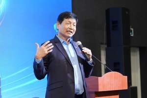 Chủ tịch FPT Trương Gia Bình chỉ rõ con đường 'then chốt nhất' để Việt Nam duy trì tăng trưởng hai con số