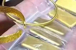 Tưởng chỉ là quần áo bỏ đi, gia đình cuống cuồng truy tìm số vàng trị giá gần 400 triệu đồng