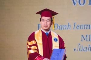 Giáo sư người Việt là Phó Hiệu trưởng trường Luật nổi tiếng, được tặng Huân chương Hiệp sĩ lâu đời nhất nước Pháp