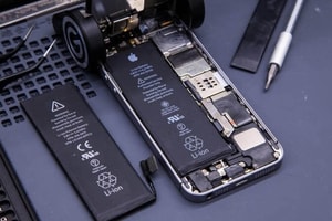 Apple cố giấu giếm, giá pin iPhone vẫn bị lộ: Đây là phản ứng của người dùng