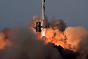 Elon Musk tuyên bố xây 'thành phố tự phát triển' trên Mặt Trăng, chưa tới 10 năm nữa sẽ hoàn thành