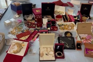 Ấn Độ: Bắt giữ khẩn cấp, tịch thu gần 150 tỷ đồng tiền mặt của một Phó Tổng thanh tra
