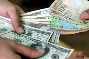 Đồng nội tệ lao dốc, một quốc gia quyết định tăng tốc bán USD