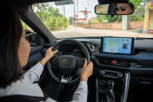 Lái mới, chở con mỗi ngày: Nữ tài xế bóc trần Yaris Cross, nói thật trải nghiệm khi đi đường đông, chật hẹp