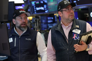 Dow Jones vượt mốc lịch sử, Phố Wall chờ dữ liệu kinh tế then chốt