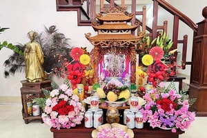 Đặt bàn thờ Thần Tài đúng vị trí phong thủy, gia chủ ăn nên làm ra, tài lộc lên như diều gặp gió