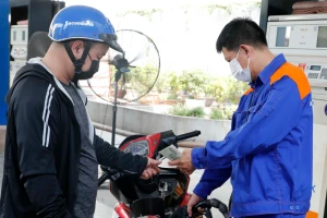 Giá xăng dầu sắp tăng đồng loạt?