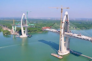 Cầu có nhịp chính dài nhất Đông Nam Á dần thành hình, nỗ lực tiến sát ngày hợp long