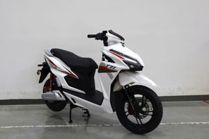 Đẹp ngang Honda Air Blade, mẫu xe máy điện giá chỉ 26 triệu nhìn rất thể thao, sạc 1 lần đi xa tới 100km, khách Việt trẻ nhìn sẽ thích
