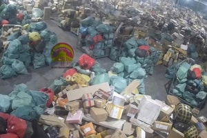 1 triệu đơn/ngày, shipper chạy không kịp thở: Ngành vận chuyển đang 'vỡ trận', chủ shop lẫn người mua sốt xình xịch