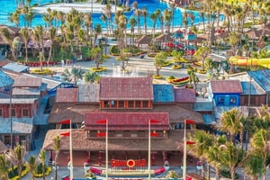 Việt Nam chính thức khai trương công viên nước sở hữu 2 kỷ lục thế giới, tọa lạc ngay bên bờ biển