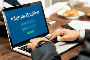 Một ngân hàng thông báo dừng toàn bộ giao dịch qua Internet Banking trong kỳ nghỉ Tết