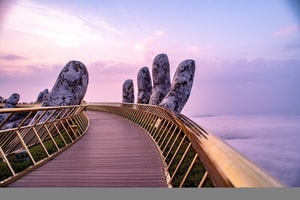 Cây cầu duy nhất của Việt Nam lọt top ‘đẹp nhất thế giới’: Không bắc qua sông, không nối liền đô thị, được ví như dải lụa treo lơ lửng giữa mây trời