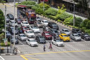 Singapore bội thu thuế, phí từ những chiếc ô tô giá 'trên trời', tiền thu được vượt cả GDP của một quốc gia