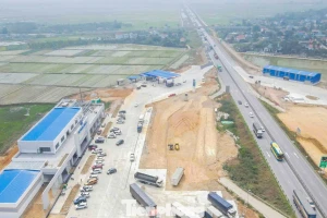 Khai thác tạm trạm dừng nghỉ trên cao tốc Bắc - Nam qua Thanh Hóa dịp Tết