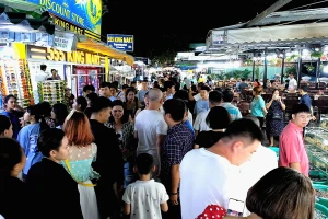 Huế, Phú Quốc ‘cháy’ phòng dịp Tết Nguyên đán, Tuyên Quang cảnh báo du khách