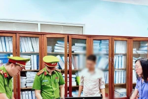 Cục Thuế lên tiếng việc công chức 'tiếp tay' mua bán hoá đơn