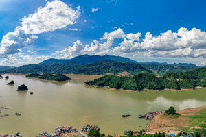 Hồ nước nhân tạo lớn nhất Việt Nam dài 230km, có nhà máy thủy điện lớn nhất Đông Nam Á